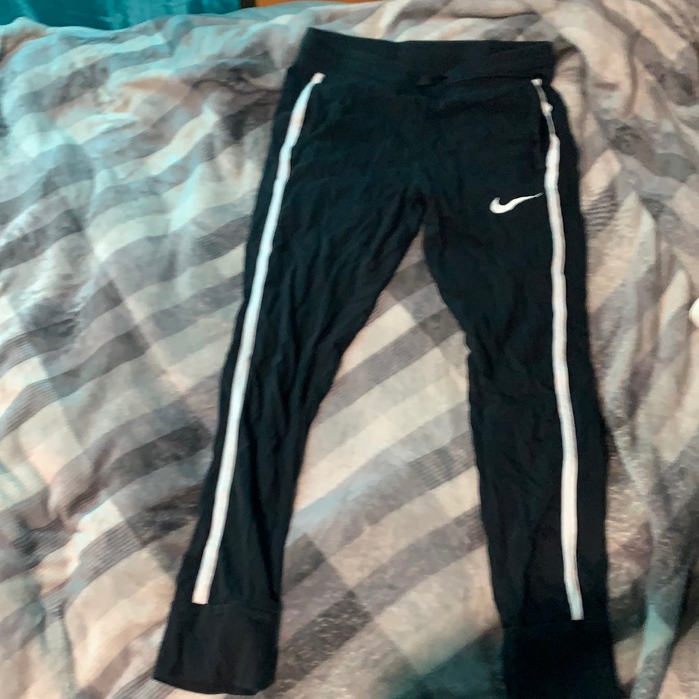 Nike girls medium joggers
